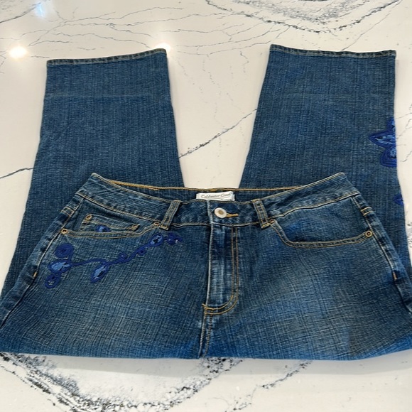 Coldwater Creek Crop Jeans with Decorative Blue Flowers sz.10 - Picture 7 of 9